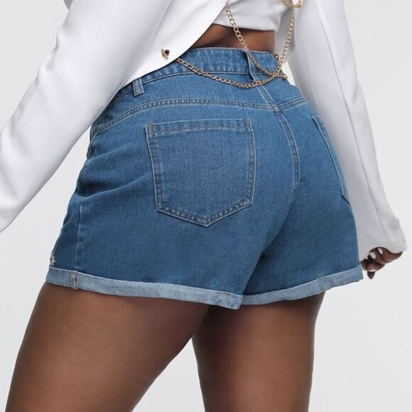 Curve Plus Floral Daisy Embroidered Roll Hem Denim Shorts 3x - Picture 2 of 10